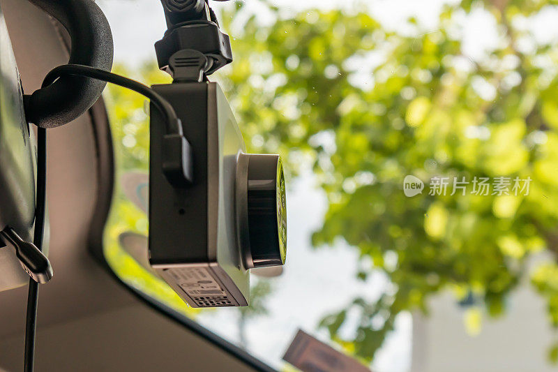 汽车闭路电视摄像记录仪，用于道路行车安全