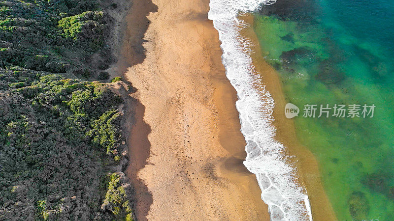 澳大利亚大洋路沿岸的托基海滩鸟瞰图