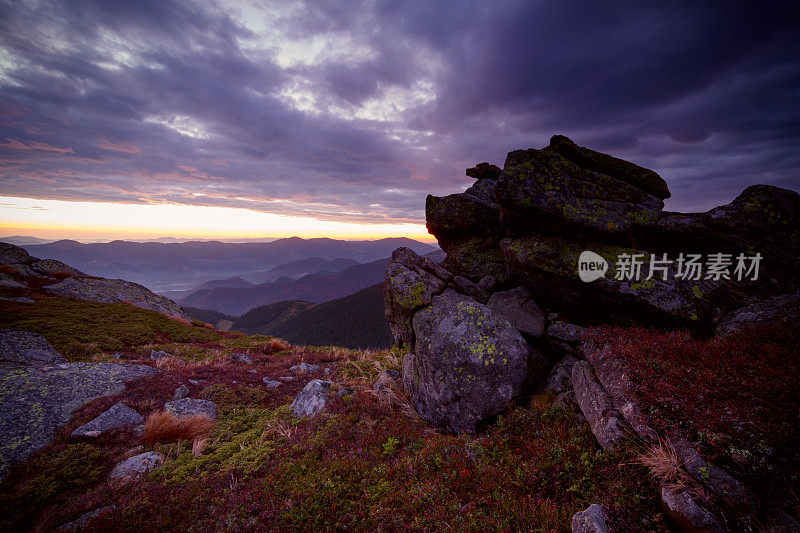 在喀尔巴阡山日出