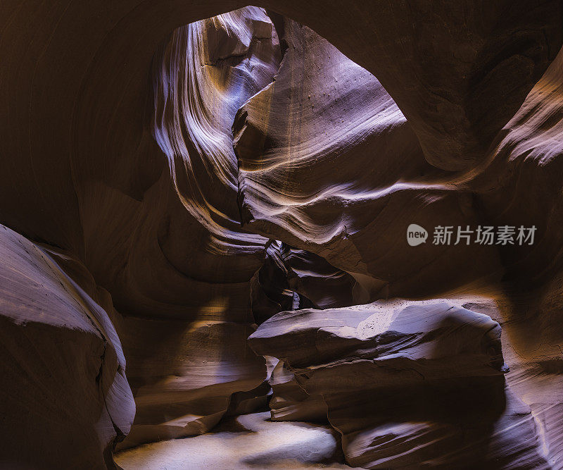 羚羊峡谷惊人的水雕刻岩石峡谷美国亚利桑那州