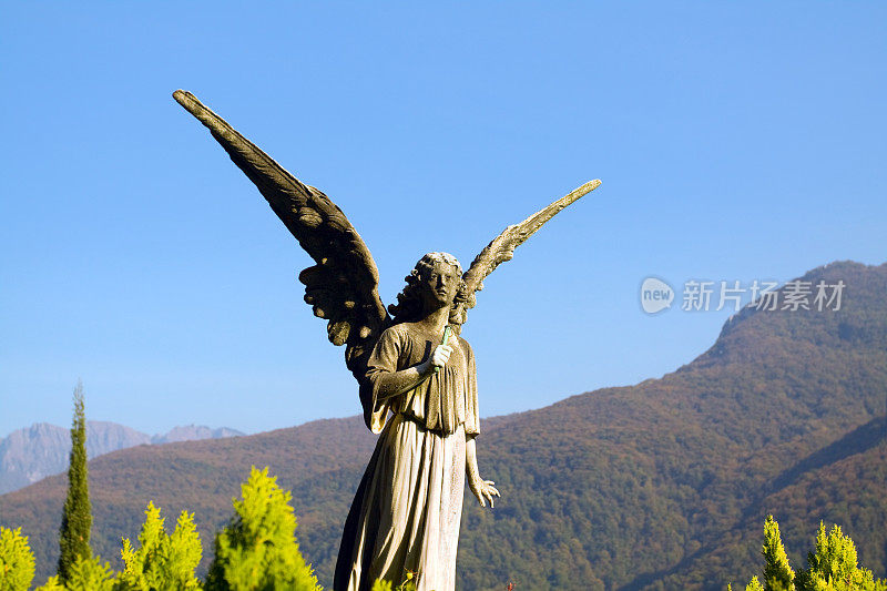 天使在阿尔卑斯山