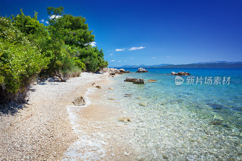 孤独湾-地中海阳光海滩，亚得里亚海清澈的海水