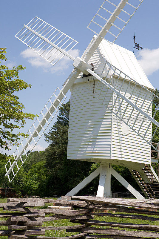 弗吉尼亚州威廉斯堡的殖民风车
