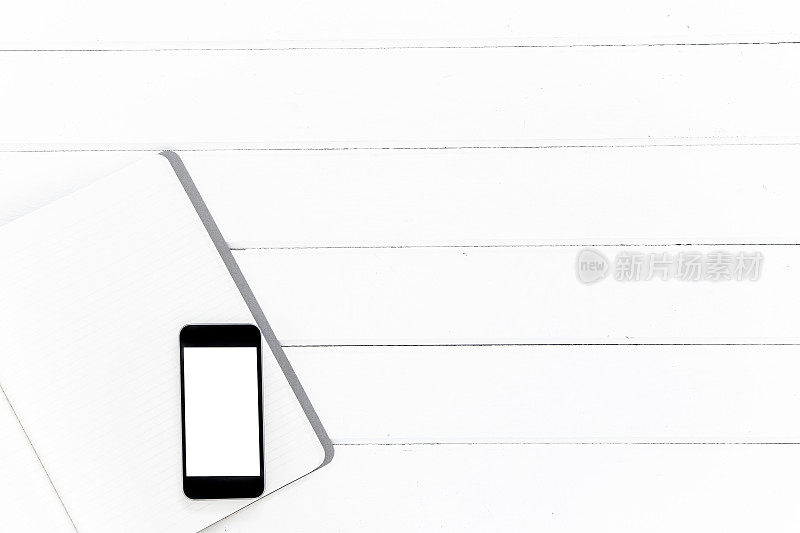 手机与空白屏幕