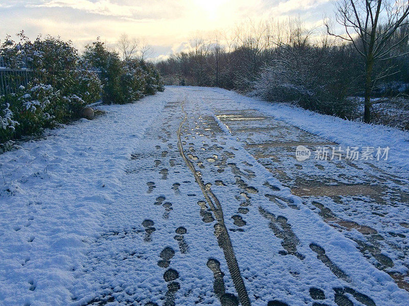 萨尔布鲁公园的雪。威托利亚-加斯泰兹。西班牙