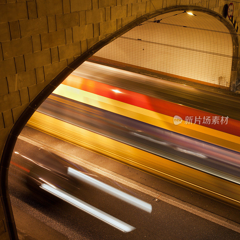 华沙隧道灯光小径