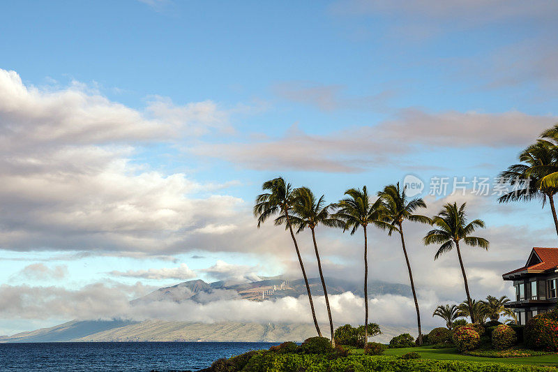 日出和彩虹在波罗海滩，在Wailea，毛伊岛，夏威夷