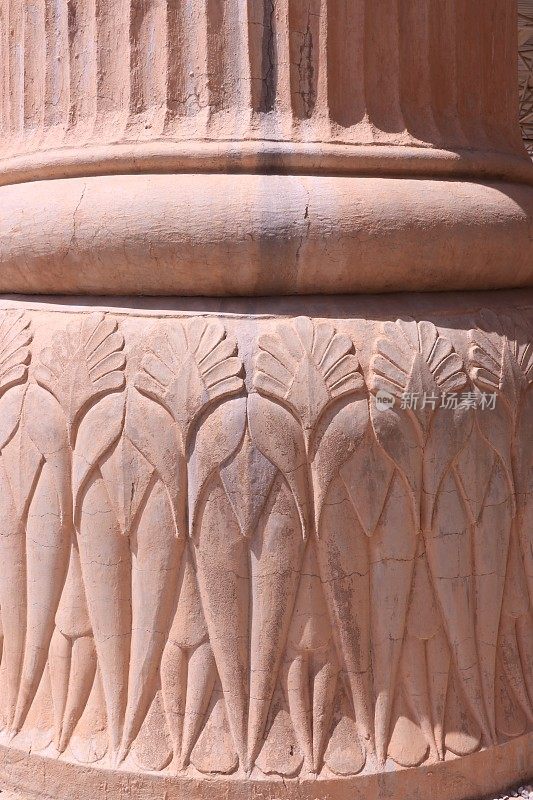 伊朗设拉子古波斯波利斯柱上的装饰浮雕