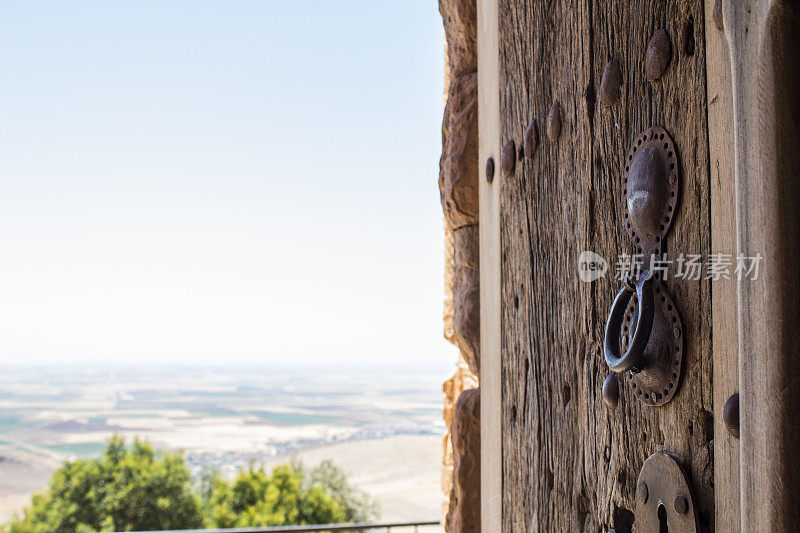 入口门到现金Mardin?miye madrasa