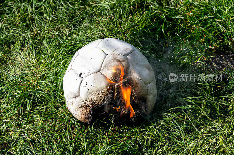在冠状病毒的阴影下，全球足球联赛热非常高——足球正在燃烧