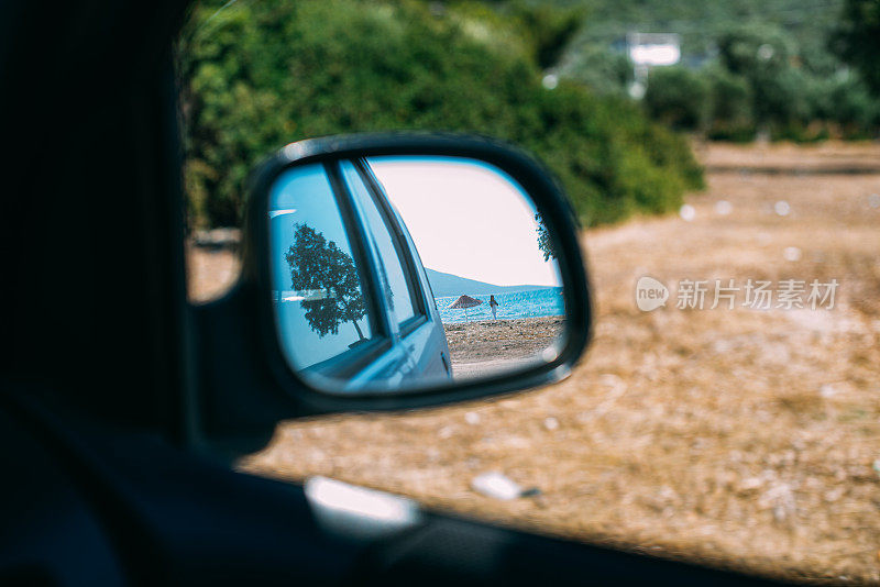 后视镜中的海景