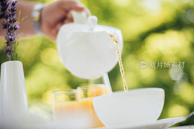 倒一杯茶