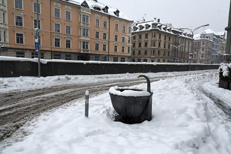 苏黎世被白雪覆盖的城市