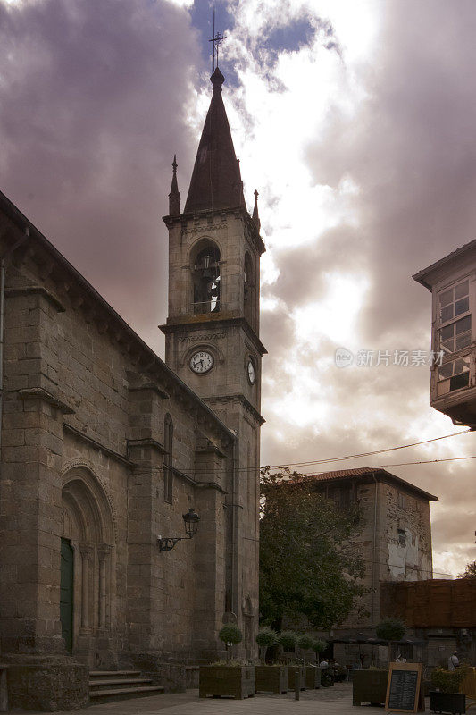 圣地亚哥教堂和钟楼，Betanzos，加利西亚，西班牙。