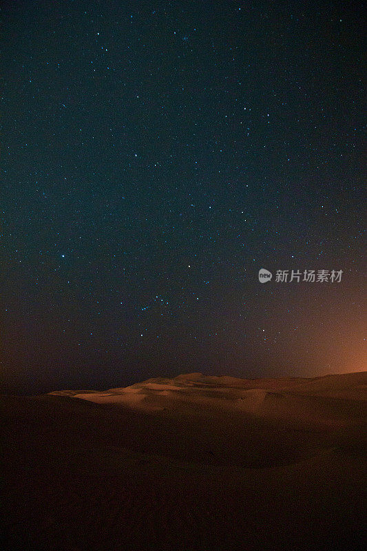 阿布扎比沙漠繁星满天的夜晚