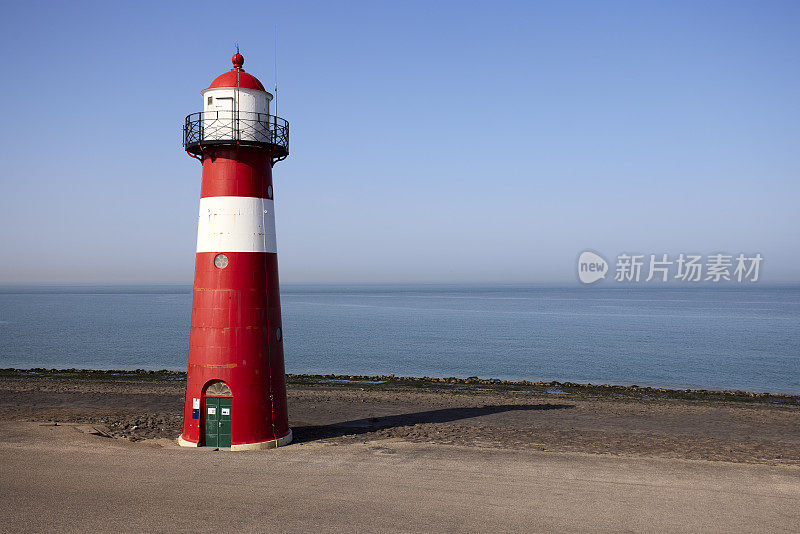 海滩灯塔