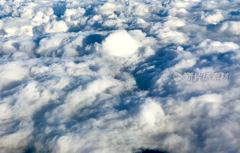 密歇根湖上空的云层