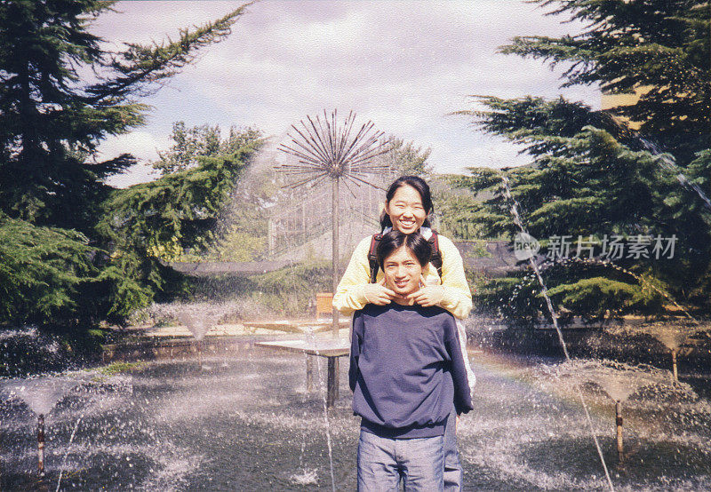 2000年中国年轻夫妇真实生活老照片