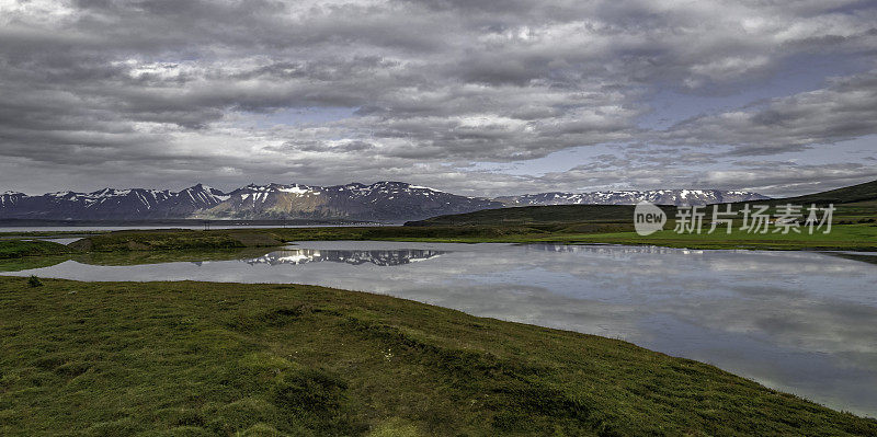 冰岛南部(Sudurland)的风景反射