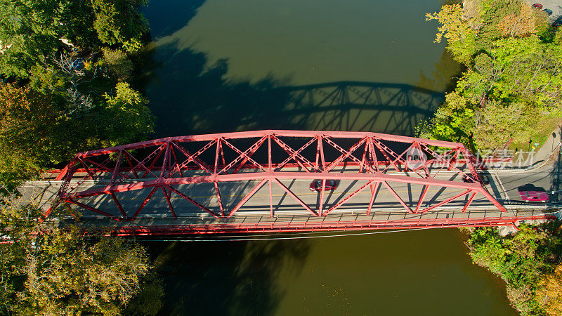 高空拍摄的桥在Saugerties纽约