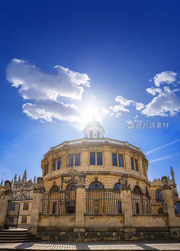 牛津，位于英国牛津郡的牛津大学谢尔登尼亚剧院