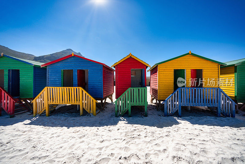 Muizenberg色彩缤纷的海滩小屋开普敦Muizenberg海滩南非