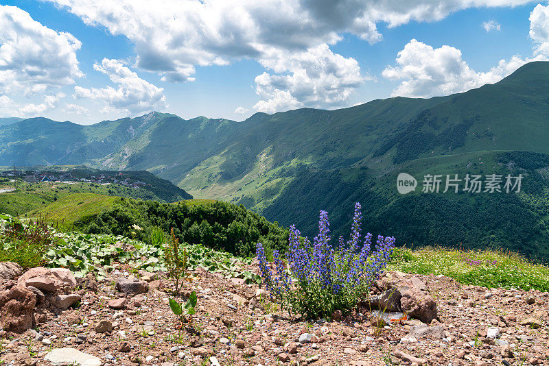 格鲁吉亚卡兹贝吉的高加索山脉