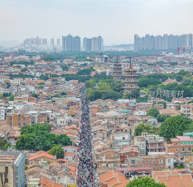 中国福建省泉州市历城区西街和开元寺旅游景点航拍图