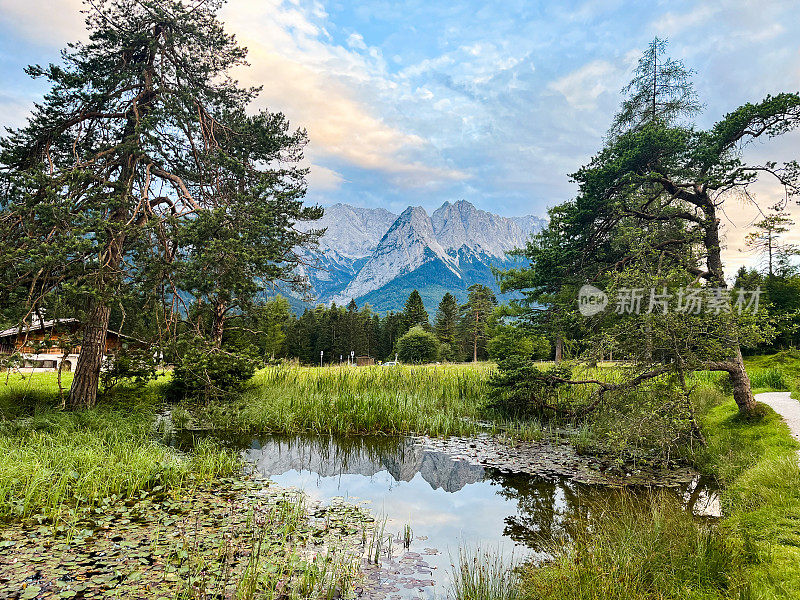 德国Garmisch-Partenkirchen的Waxenstein山脉