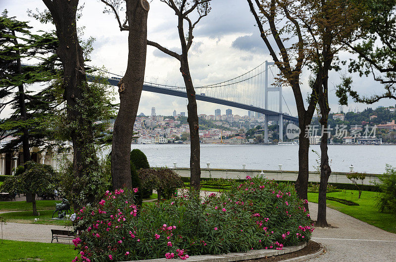 博斯普鲁斯悬索桥，伊斯坦布尔