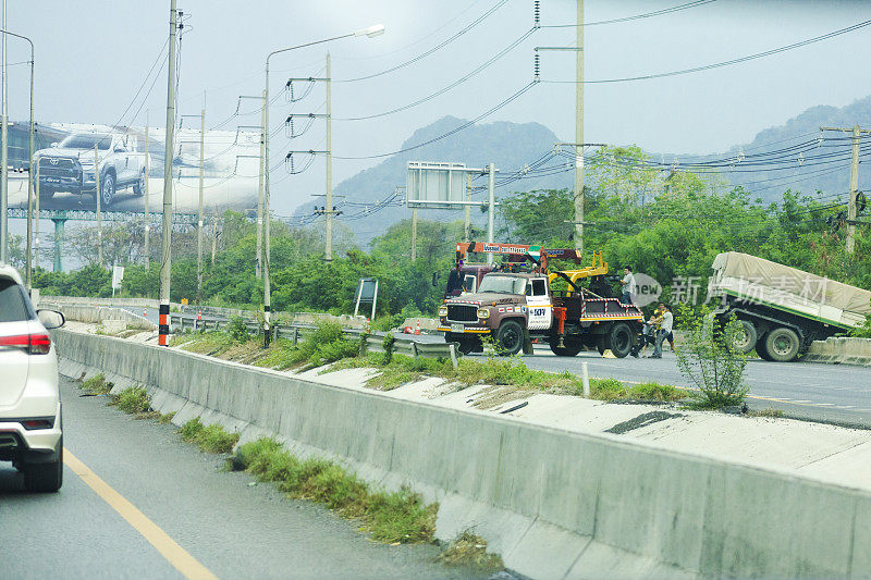 安飞北涌公路货车意外后的救援工作