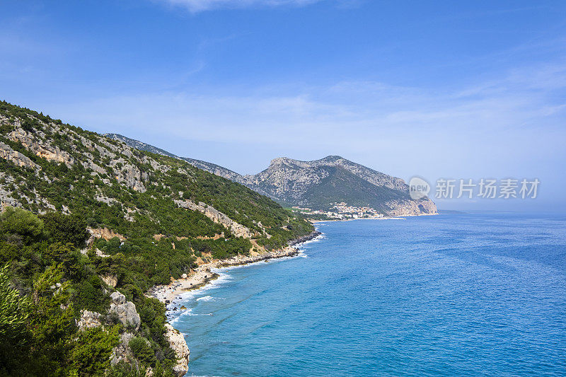 意大利撒丁岛中东部的奥罗塞湾海岸线