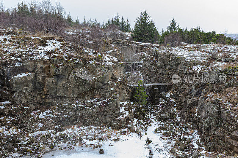 冰岛雷克雅未克Öskjuhlíð山上的第二次世界大战军用地堡