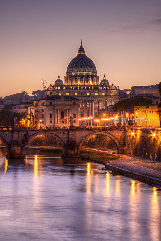 圣彼得大教堂日落，罗马
