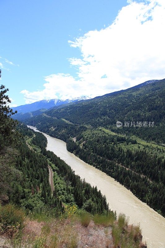 弗雷泽峡谷从蠢驴山往南看，利顿，bc