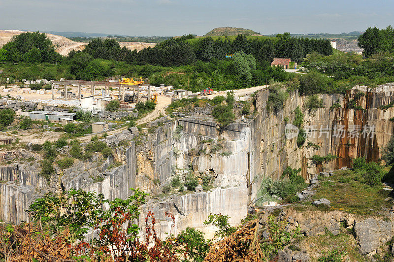 法国北部的露天大理石采石场