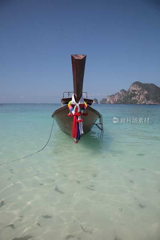 菲菲岛猴湾的长尾船