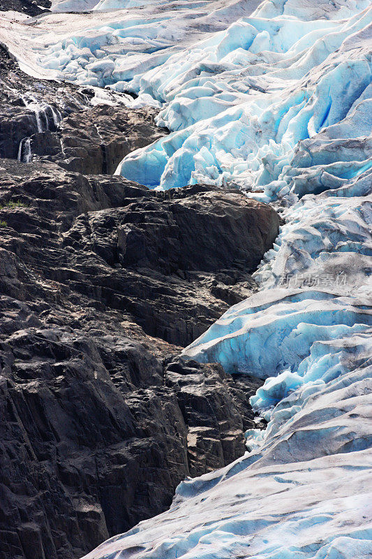 鲑鱼冰川蓝色冰裂缝Seracs