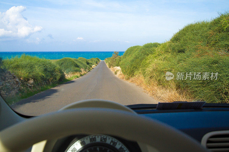 驶向西西里岛的蓝海