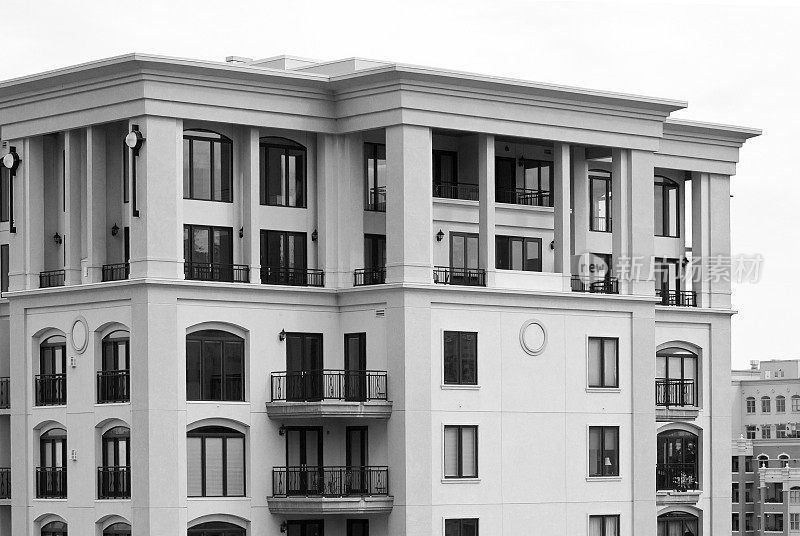 黑色高层豪华公寓顶层套房白色