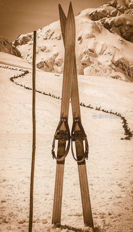 复古的滑雪装备，spa色调