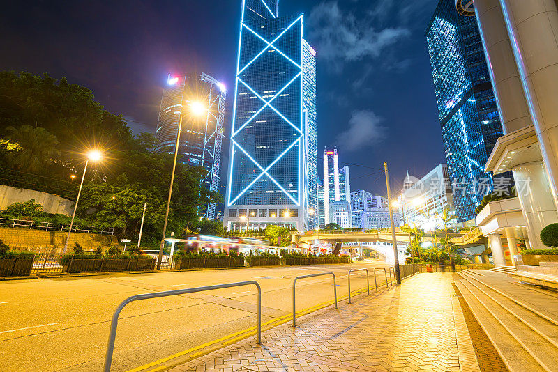 香港夜间的交通状况