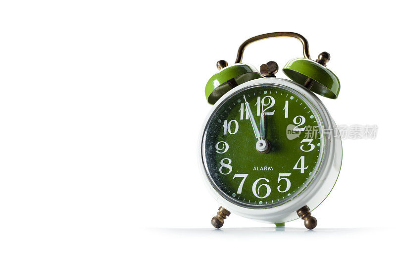 复古闹钟-概念时间绿色期限提醒午夜