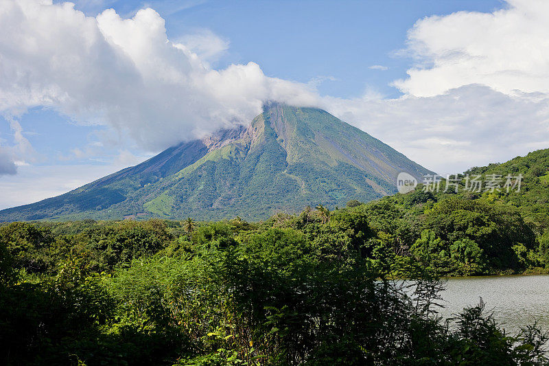 康塞普西翁火山