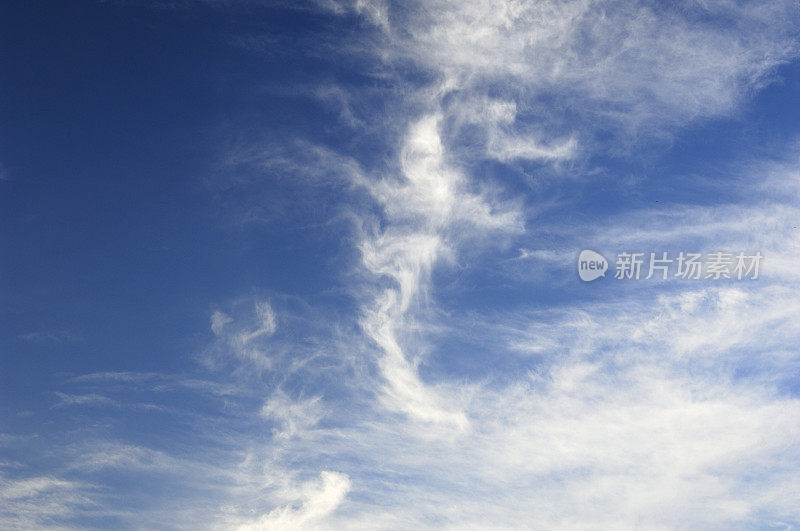 纤细的卷云Cloudscape