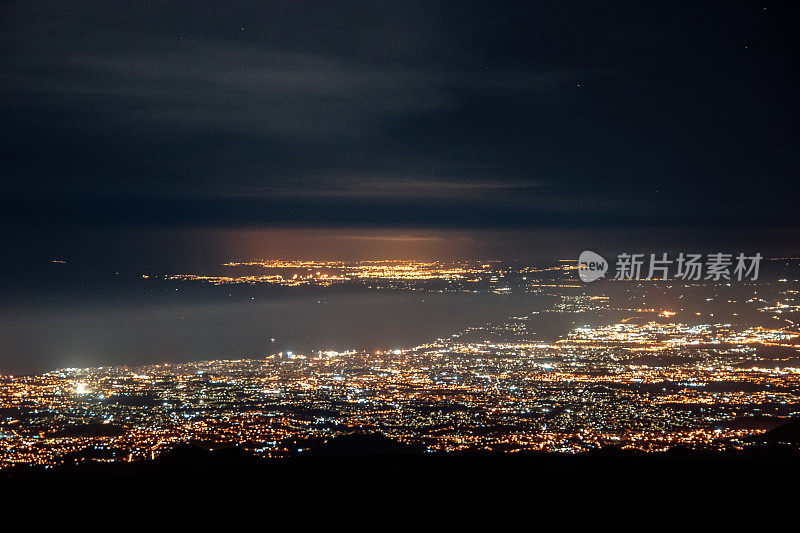 西西里岛卡塔尼亚市的夜晚