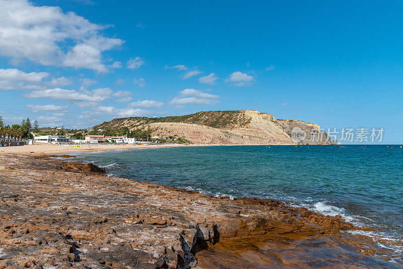 普拉亚达卢兹海滩，阿尔加维，葡萄牙