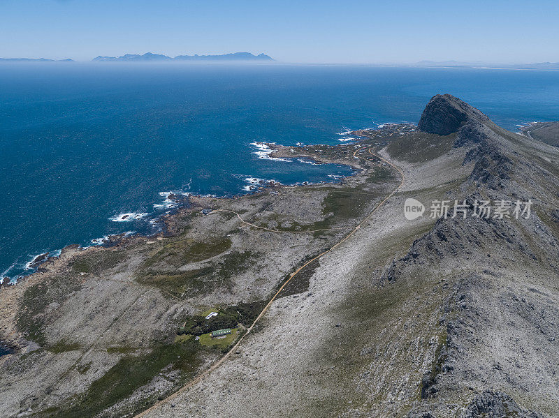 在福斯湾的Rooi-Els镇的远景