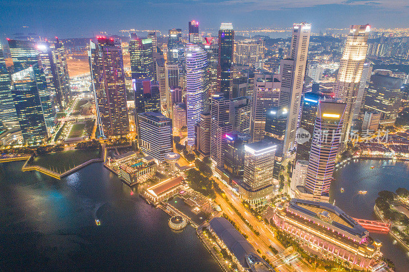 鸟瞰图新加坡天际线和滨海湾全景，码头是新加坡的经济中心，这里有新加坡中心的所有建筑