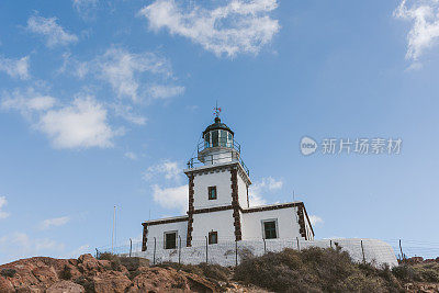 圣托里尼岛的阿克罗蒂里灯塔正面